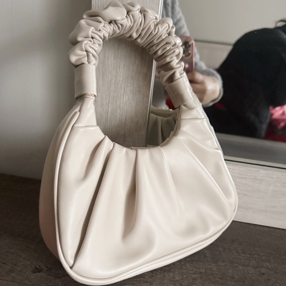 FOREVER 21 Cream Ruched Mini Shoulder Bag